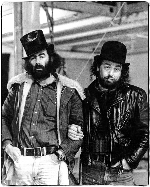 PIP SIMMONS THEATRE GROUP ARCHIVE PHOTOS © SHEILA BURNETT DRACULA REHEARSALS SAGMOLENDRIFT & VOORSCHOTERLAAN ROTTERDAM - AUGUST 1974 PIP SIMMONS RUDI ENGELANDER