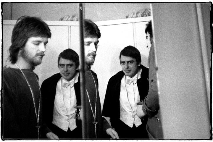 Chris and Rodric-Backstage Dracula